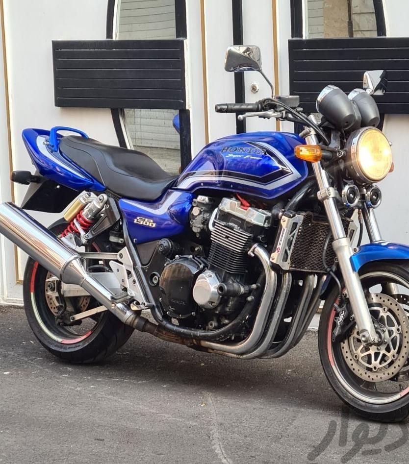 cb 1300 سی بی