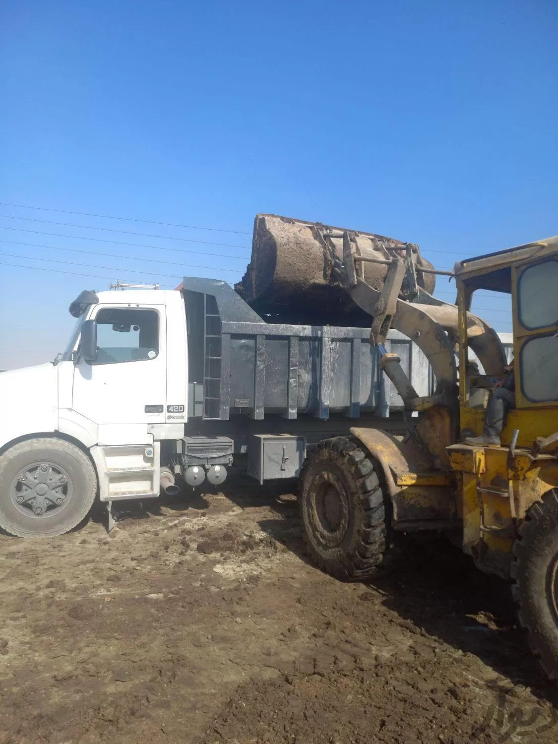 اجاره لودر برای خاکبرداری