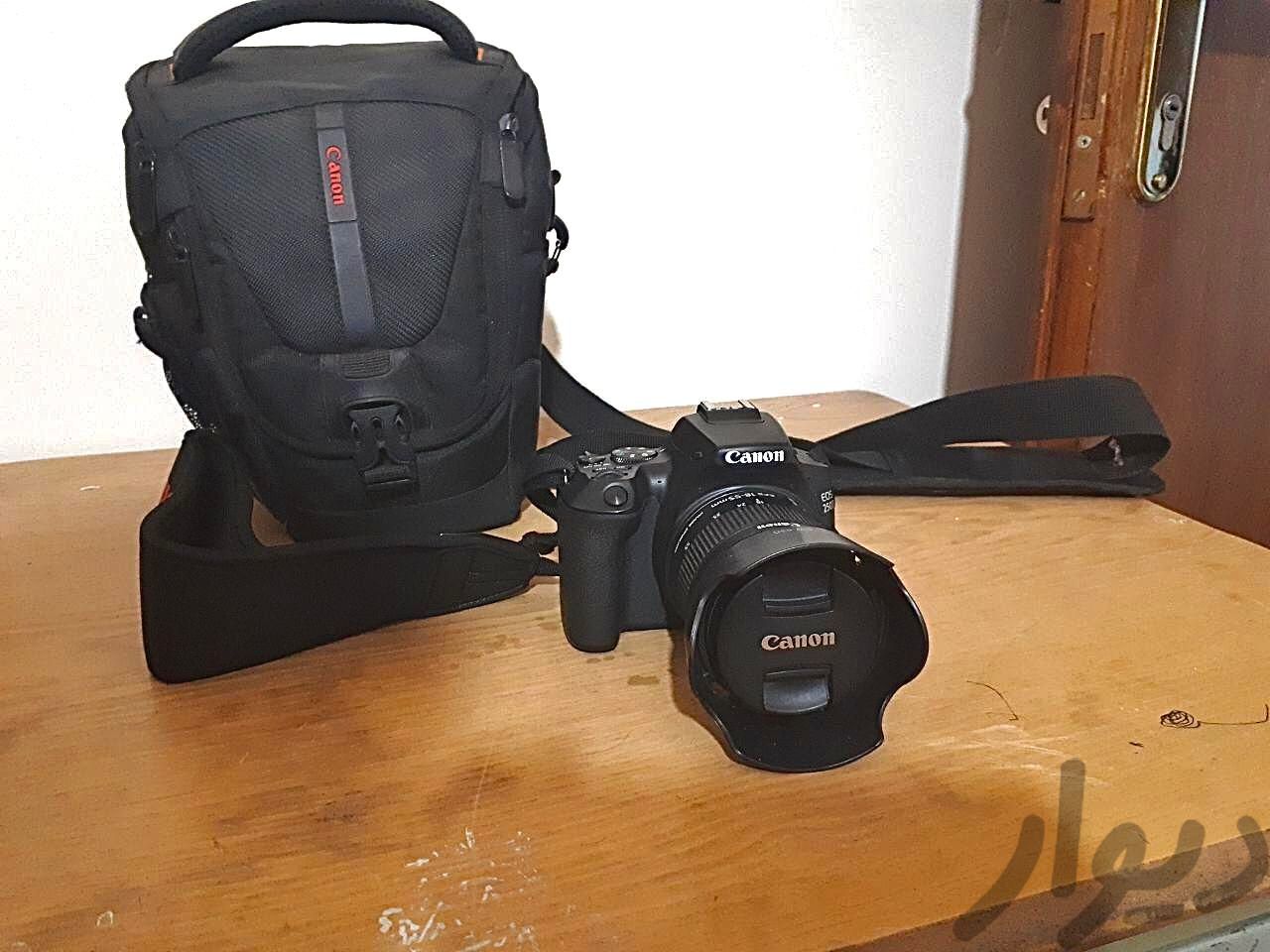 دوربین کنون Canon EOS 250D به همراه لوازم جانبی