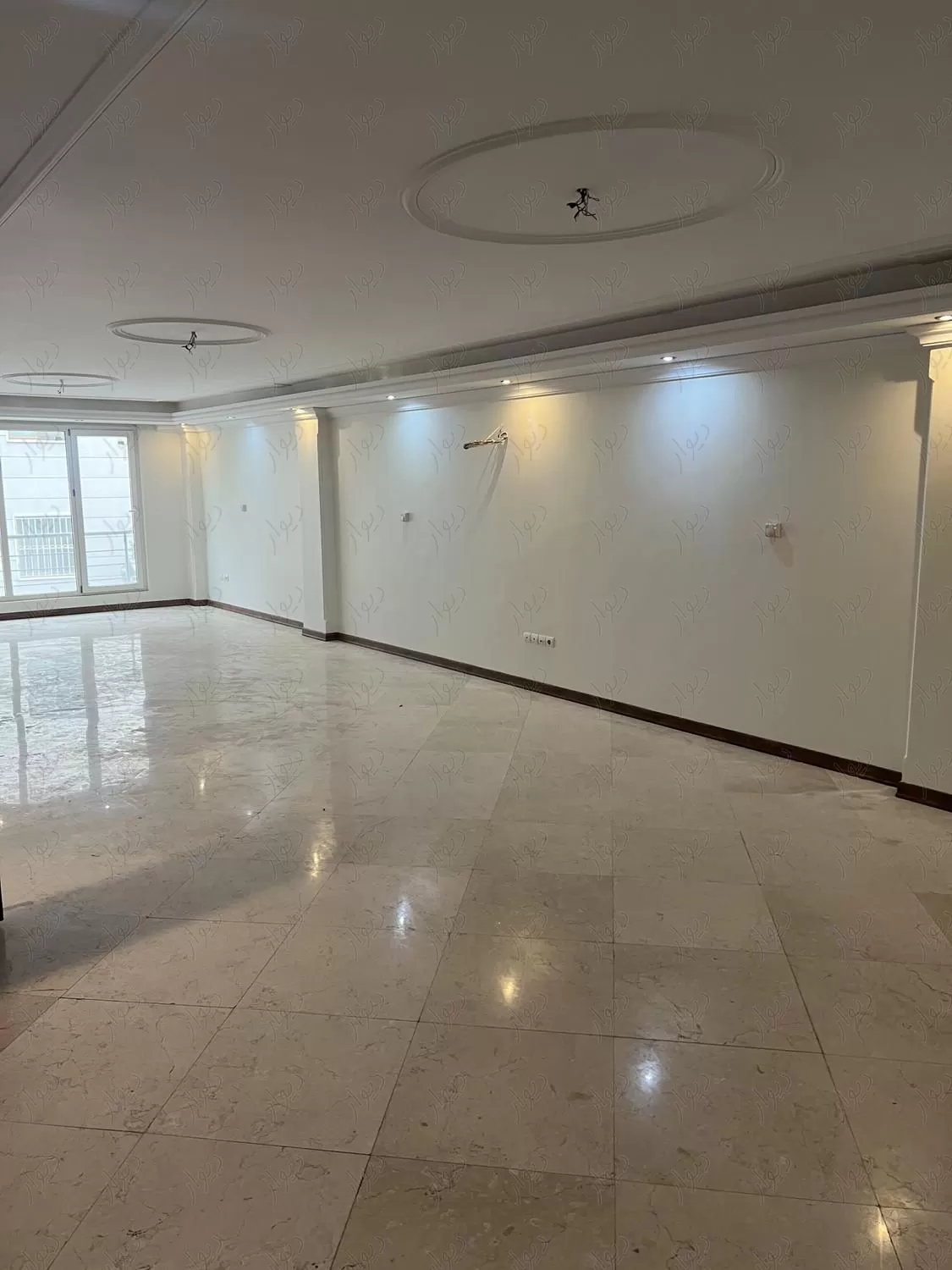 دیباجی جنوبی ۲۰۰ متر تک واحدی ۸ساله ۲پارکینگ