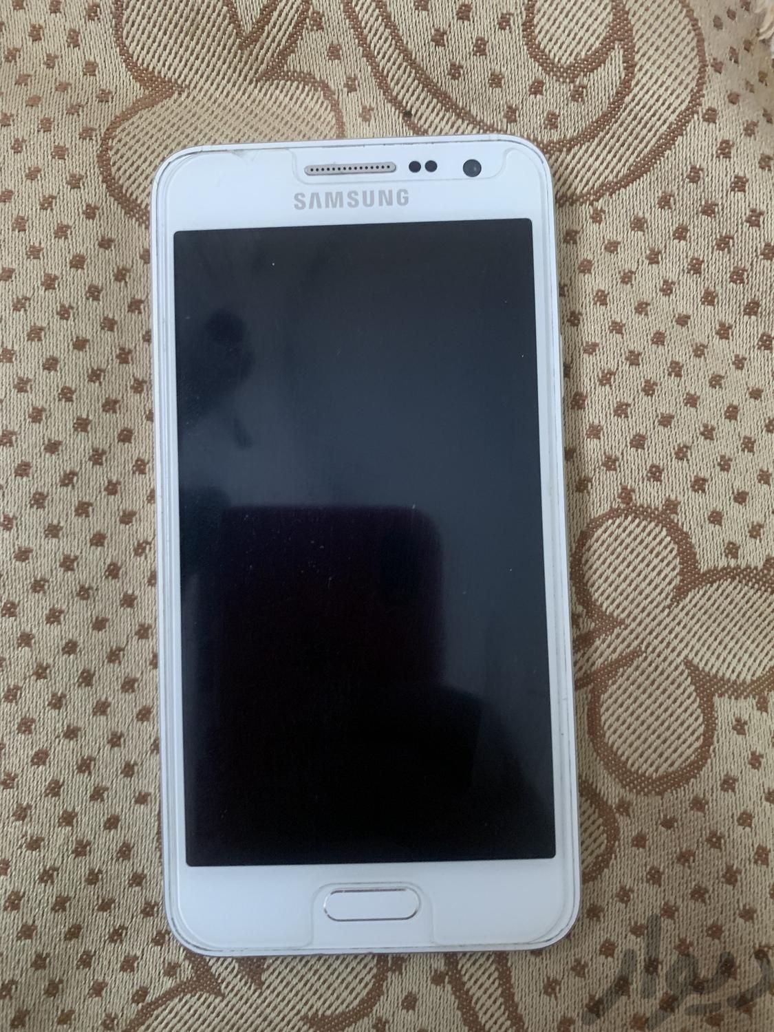 سامسونگ Galaxy A3 با حافظهٔ ۱۶ گیگابایت