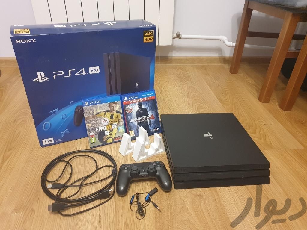 پلی استیشن۴ پرو سالم با دسته جعبه Playstation4PRO